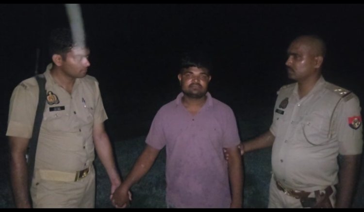 पुलिस मुठभेड़ में दो लुटेरे गिरफ्तार, एक के पैर में लगी गोली