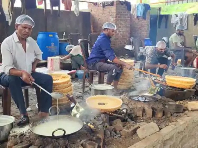 फरीदाबाद की मशहूर मिठाई दुकान पर सीएम फ्लाइंग का छापा