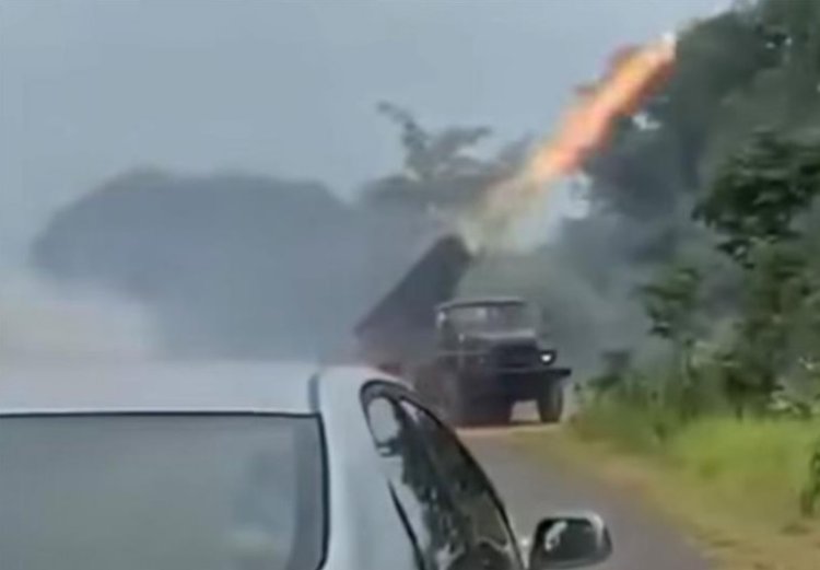 थाईलैंड की कंबोडिया पर एयर स्ट्राइक, दो सैन्य ठिकानों को निशाना बनाया