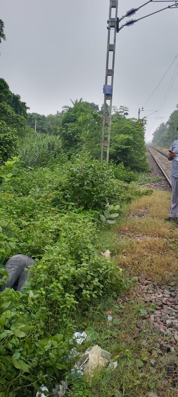 ट्रेन से गिरकर युवक की दर्दनाक मौत