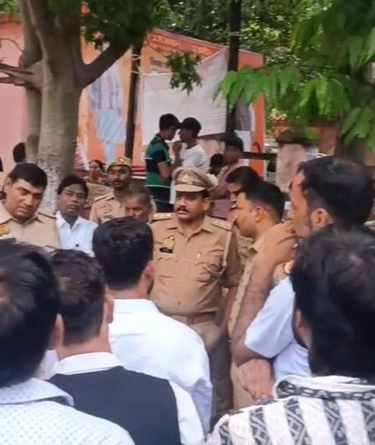 प्रयागराज: खुद को गोली मारकर बीडीसी सदस्य ने की आत्महत्या