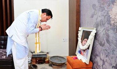 दिवंगत घनश्याम खेवड़िया को श्रद्धांजलि देने कन्हैया के घर पहुंचे मुख्यमंत्री