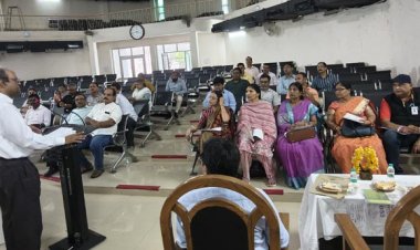 अब राजभाषा अनुभाग को राष्ट्रीय पहचान कायम करना चाहिए : प्रो.आशीष खरे