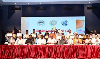 हथकरघा सांस्कृतिक धरोहर ही नहीं लाखों परिवारों की आजीविका का है आधार : मंत्री राकेश सचान