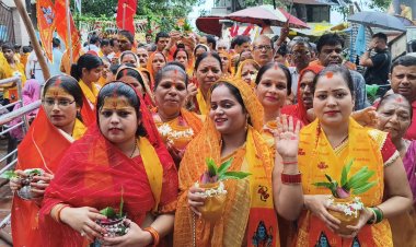 संत गणिनाथ जयंती पर मद्धेशिया समाज ने शोभा यात्रा निकाल बाबा विश्वनाथ का किया जलाभिषेक