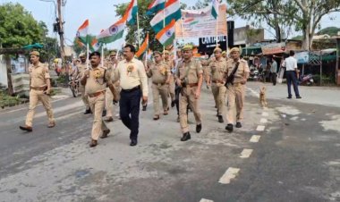 भव्य तिरंगा यात्रा का आयोजन, डीएम-एसपी ने प्रशिक्षु आरक्षियों के साथ निकाली रैली