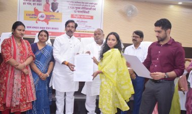 वाराणसी की नवचयनित मुख्य सेविकाओं को मिला नियुक्ति पत्र