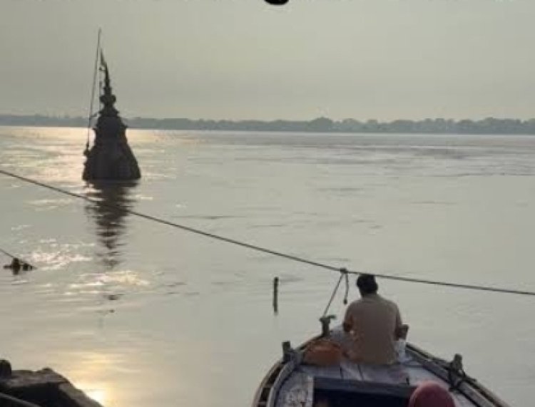 अगले 48 घंटे में वाराणसी में गंगा नदी खतरे के निशान को छू जाने की संभावना