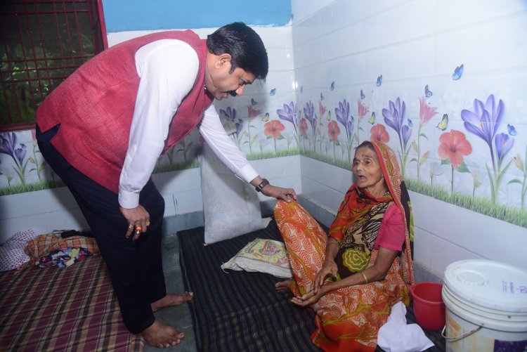 प्रयागराज बाढ़: मंत्री नन्दी ने लिया जायजा, पीड़ितों को मिली राहत!