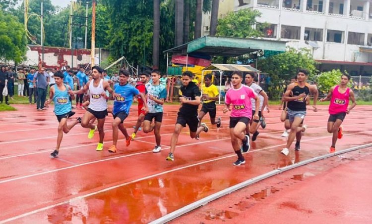 प्रयागराज की आरोही और आयुषी फर्राटा दौड़ में रहीं प्रथम