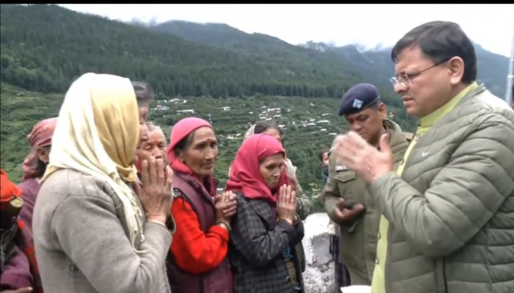 धराली आपदा : पीड़िताें से मिलकर मुख्यमंत्री ने दिया हरसंभव मदद का भराेसा, राहत सामग्री समय से पहुंचाने के दिए निर्देश