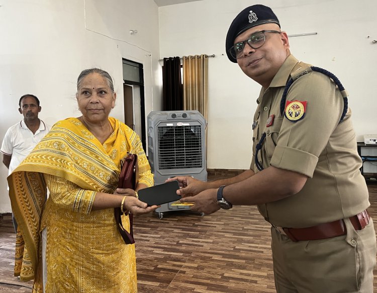 मोबाइल बरामदगी में बरेली पुलिस की बड़ी कामयाबी, माेबाइल पाकर 296 लोगों के खिले चेहरे