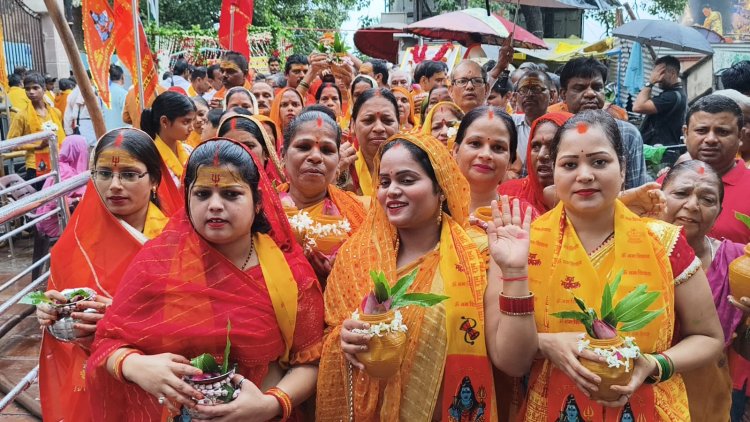 संत गणिनाथ जयंती पर मद्धेशिया समाज ने शोभा यात्रा निकाल बाबा विश्वनाथ का किया जलाभिषेक