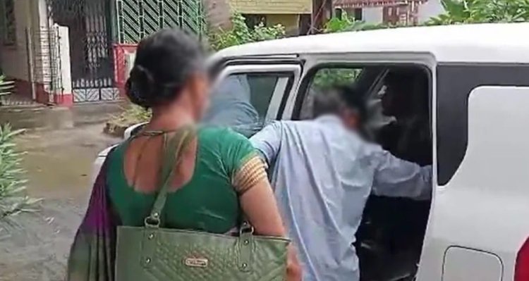 तिलोत्तमा के पिता का आरोप - आंदोलनकारी डॉक्टर कर रहे हैं माकपा के लिए राजनीति