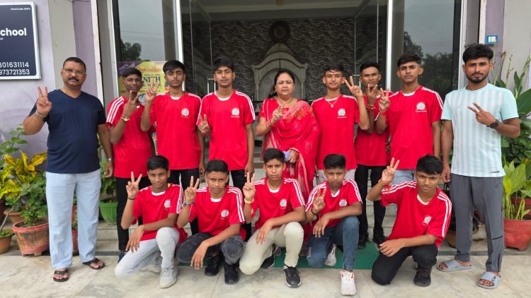 जेनिथ पब्लिक स्कूल की कबड्डी टीम गिरिडीह के लिए हुए रवाना