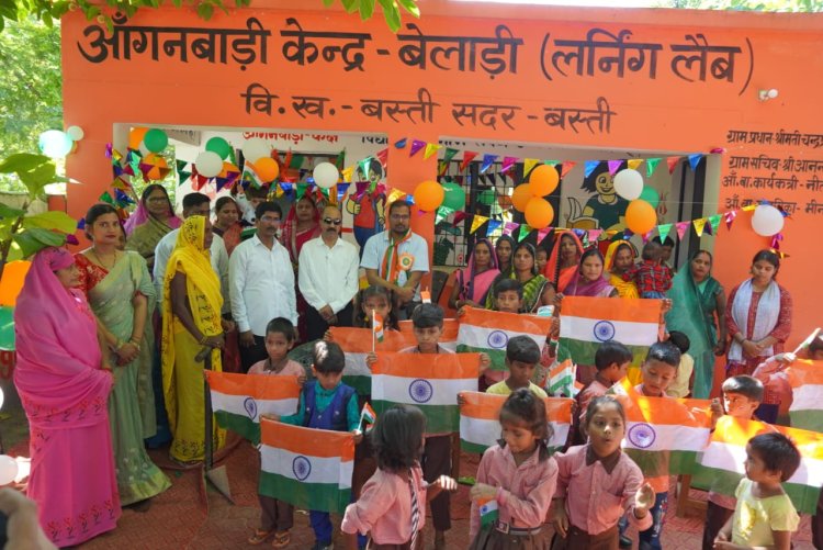 यूपी के 1.32 लाख परिषदीय विद्यालयों में एक साथ 1.48 करोड़ बच्चों ने दी झंडे को सलामी