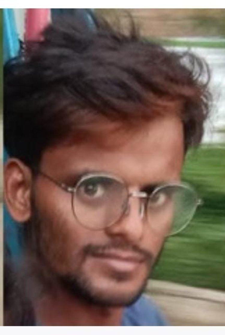 डीसीएम ने बाइक सवार दाेस्ताें काे राैंदा, एक की मौत