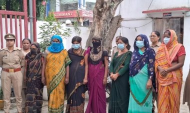 वाराणसी कैंट स्टेशन रोड पर राहगीरों से अभद्रता करने वाली सात महिलाएं गिरफ्तार