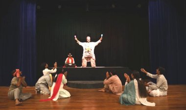 एकता की मार्मिक नाट्य प्रस्तुति “बुढ़िया का चश्मा“ का मंचन