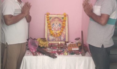 विश्वकर्मा पूजा से कार्यक्षेत्र में समृद्धि आती है : आचार्य सरोज सिंहज्वाला देवी गंगापुरी में हुई विश्वकर्मा पूजा