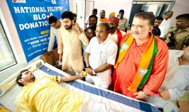 रक्तदान कर जीवन बचाना सबसे बड़ा संकल्प : राजेश शुक्ला