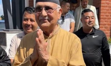 सत्ता से हटने के 14 दिन बाद सार्वजनिक रूप से दिखे केपी ओली