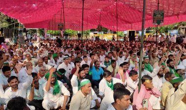 किसानों की जमीन लूटने की तैयारी चल रही : राकेश टिकैत