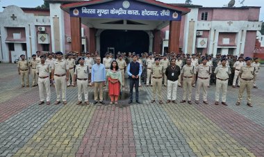 रांची के बिरसा मुंडा केंद्रीय कारागार में छापेमारी