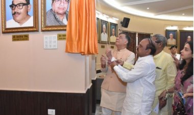 सतीश महाना ने किया विधानसभा के पूर्व उपाध्यक्षों के तैलचित्रों का लोकार्पण