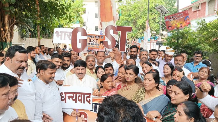 वाराणसी: जीएसटी में बदलाव पर भाजपा और व्यापारी वर्ग ने मनाया जश्न