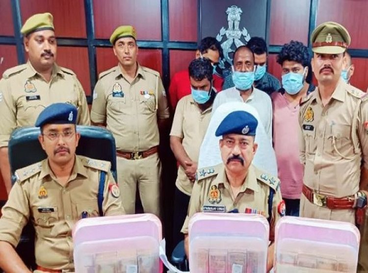 यूपी के हापुड़ जिले में साढ़े 78 लाख रुपये की प्रतिबंधित करंसी के साथ छह गिरफ्तार