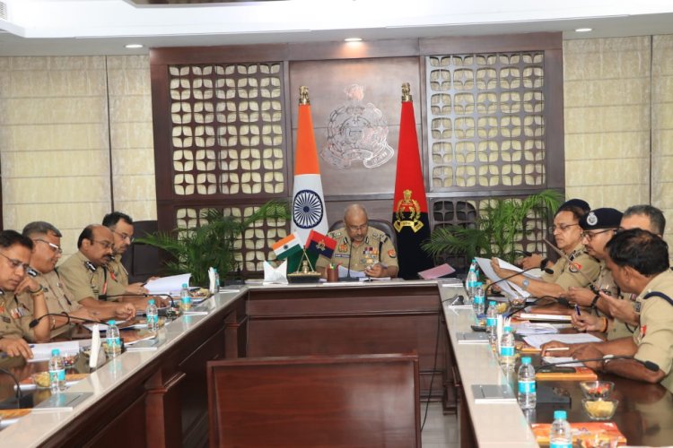यूपी डीजीपी ने चार जिलाें के पुलिस अधीक्षक और दाे पुलिस आयुक्तों से स्पष्टीकरण मांगा