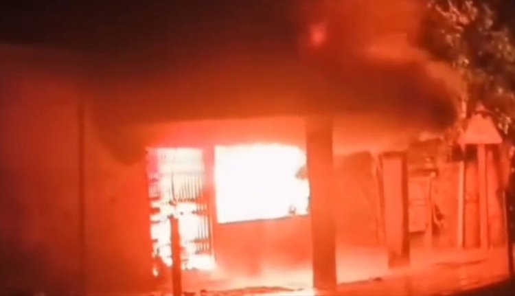 फारबिसगंज पीएचसी के स्टॉक रुम में लगी आग,लाखों रूपये मूल्य की दवाईयां और अन्य समान जलकर हुआ राख