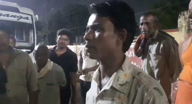 प्रयागराज में ट्रक की टक्कर से एक युवक की मौत , दो घायल