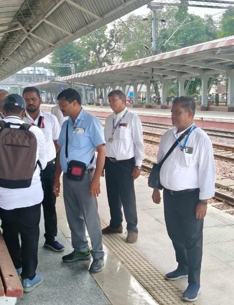 प्रयागराज छिवकी रेलवे स्टेशन पर फोर्ट्रेस चेक में 286 यात्रियों से 2,59,500 रुपये जुर्माना वसूला