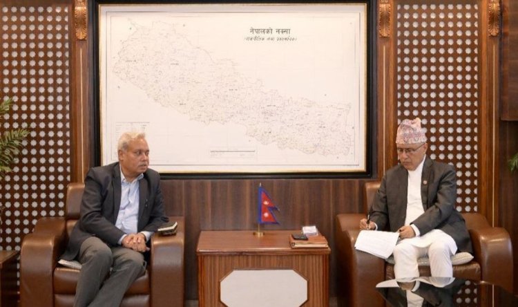 नेपाल के वित्तमंत्री से मुलाकात कर भारतीय राजदूत ने दिया समग्र विकास के सहयोग का आश्वासन