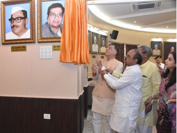 सतीश महाना ने किया विधानसभा के पूर्व उपाध्यक्षों के तैलचित्रों का लोकार्पण