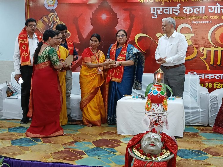 आदिशक्ति प्रदर्शनी में दिखी मां दुर्गा की विविध छवियां