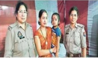 रामलीला और दुर्गा पूजा में बिछड़े 94 बच्चों को तलाश कर पुलिस ने परिजनाें काे साैंपा
