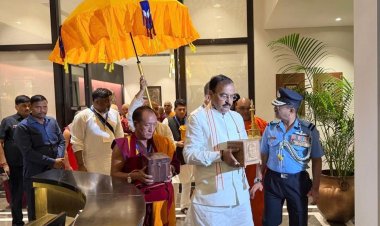 केशव प्रसाद मौर्य तथागत बुद्ध के अवशेषों को लेकर रूस के लिए रवाना