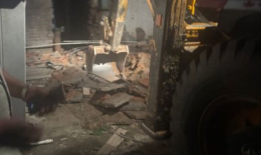 कब्जा कर बनी अवैध फैक्टरी,आरा मशीन, स्टोन क्रेशर निर्माण काे प्रशासन ने किया सरकारी भूमि मुक्त कराई