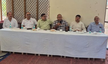 विद्यार्थियों ने देखा विकसित भारत बिल्डथान का लाइव प्रसारण