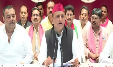 भाजपा सरकार बोलती है सफेद झूठ : अखिलेश यादव