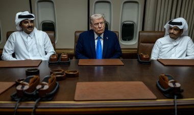 आसियान सम्मेलन में मलेशिया जा रहे ट्रंप की अल-उदीद एयरबेस पर कतर के अमीर के साथ मुलाकात