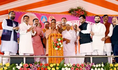 खीरी जिले के मुस्तफाबाद का नाम होगा ‘कबीरधाम’, मुख्यमंत्री योगी बोले- हमारी गुलामी का कारण रही छुआछूत