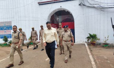 डीएम व एसएसपी ने किया जिला कारागार का औचक निरीक्षण, व्यवस्था सुधार के दिए निर्देश