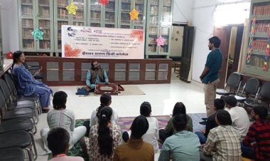 ईश्वर शरण डिग्री कॉलेज में “गांधी माह-आत्मनिर्भरता से आत्मसम्मान की ओर” भजन कार्यशाला