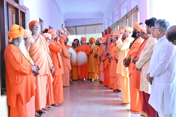 गोरक्षपीठाधीश्वर ने किया महायोगी गोरखनाथ का विशिष्ट पूजन