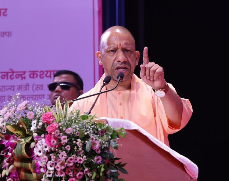 दालमंडी सड़क निर्माण कार्य मिशन मोड में हो: मुख्यमंत्री योगी