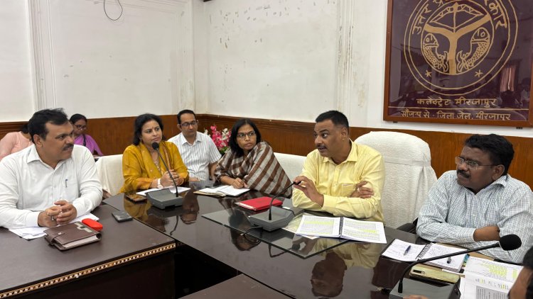नकलविहीन परीक्षा की तैयारी पूरी,  जिलाधिकारी ने की समीक्षा